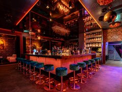 Vienna, Austria, club foarte select cauta fete